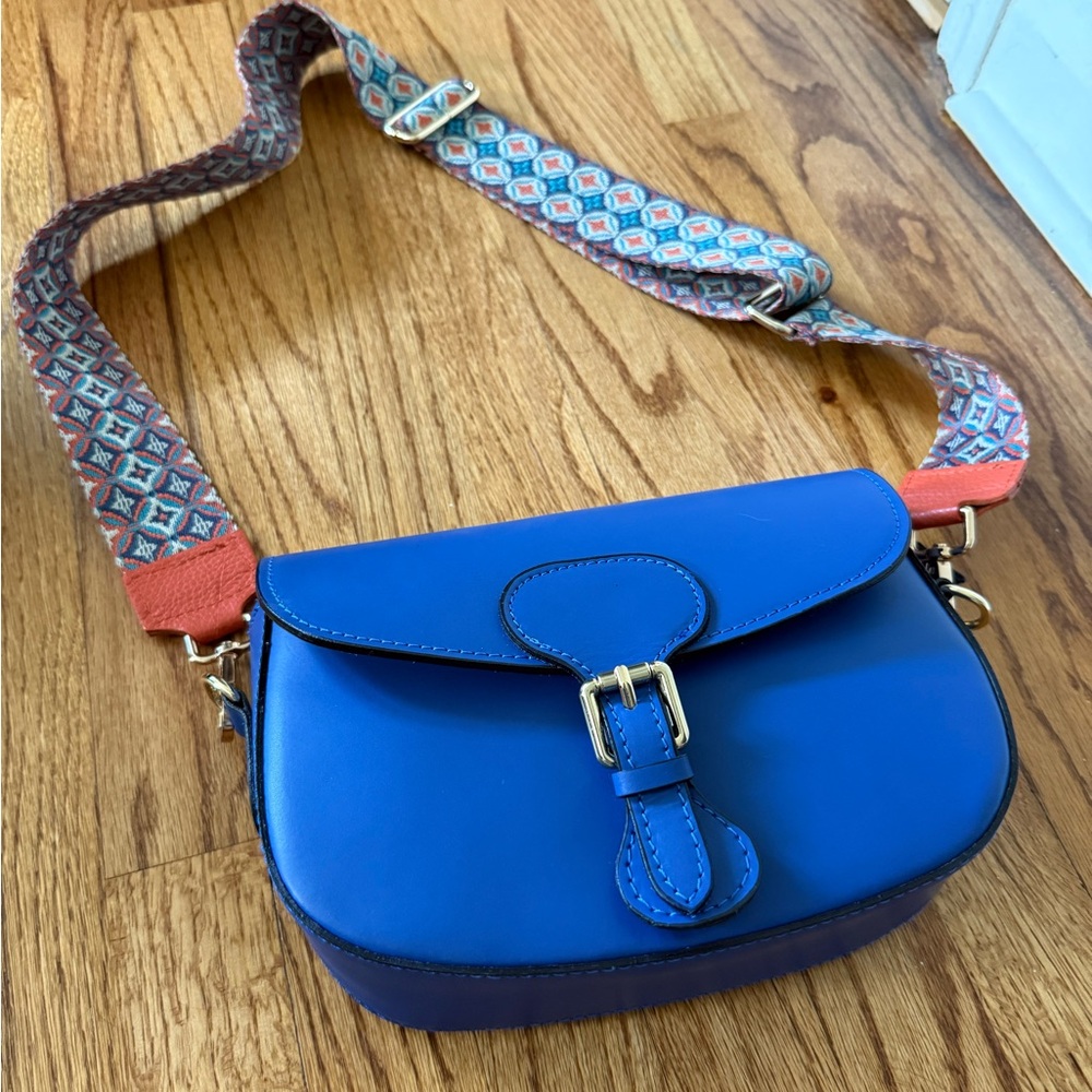 Genuine Leather Crossbody Blue bag; made in Italy